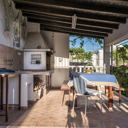 Apartments Brane - 100M From The Beach Трогир Екстериор снимка