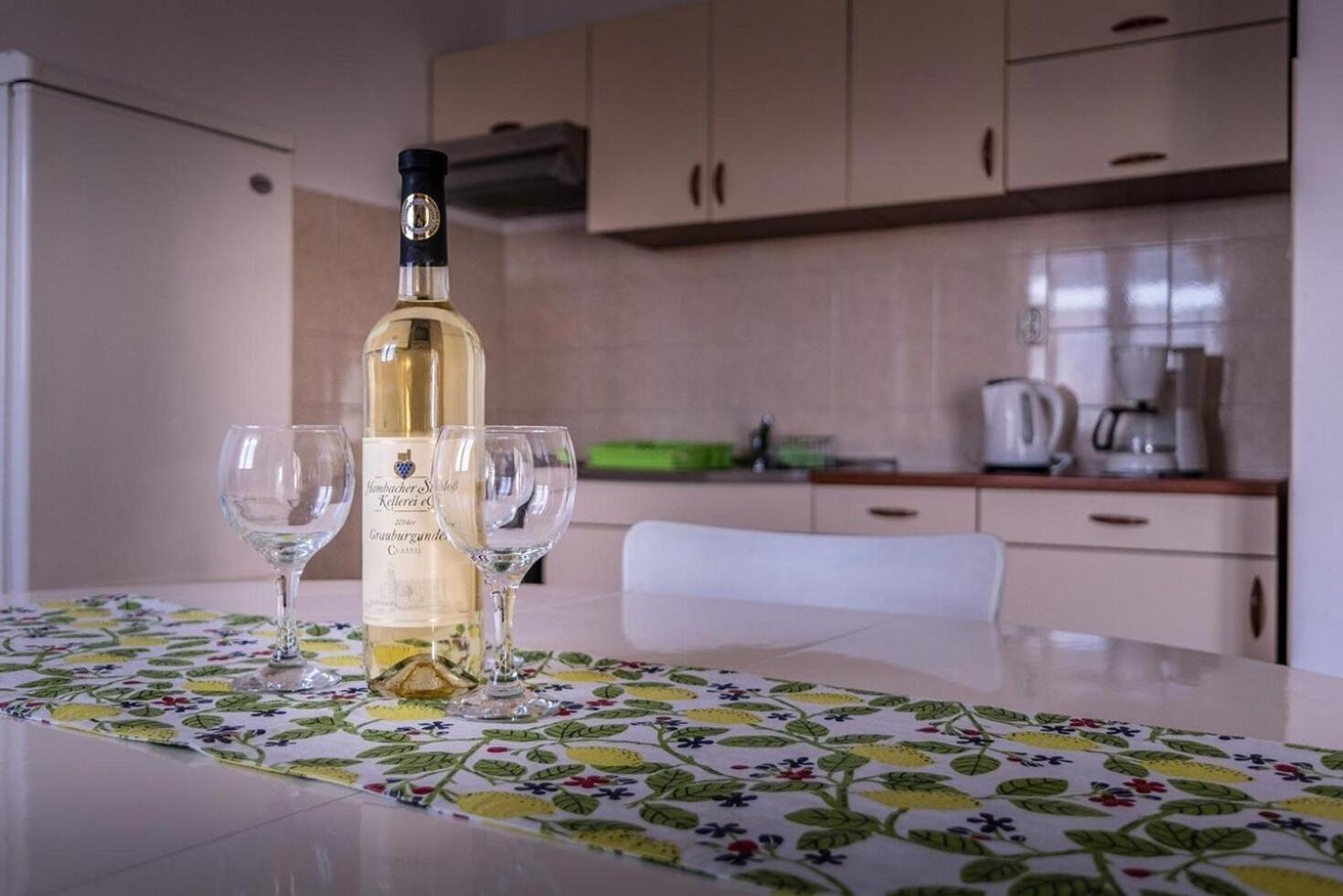 Apartments Brane - 100M From The Beach Трогир Екстериор снимка